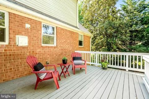 Exterior - 5405 Rolling Rd, Springfield, VA 22151 photo 8 of 19