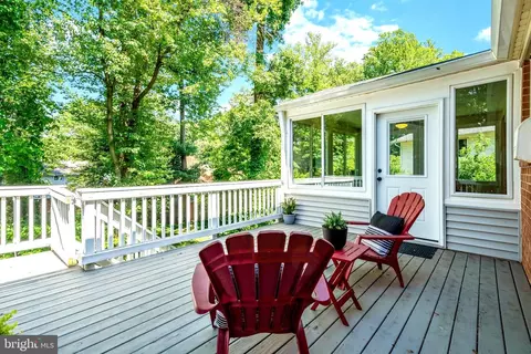 Exterior - 5405 Rolling Rd, Springfield, VA 22151 photo 9 of 19