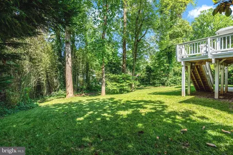 Exterior - 5405 Rolling Rd, Springfield, VA 22151 photo 12 of 19