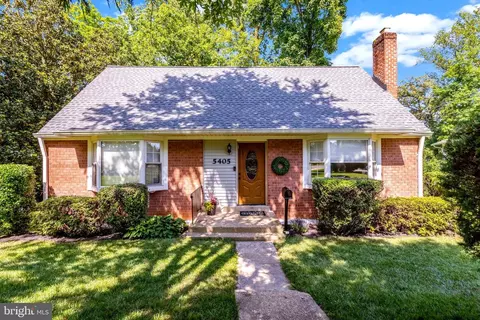Exterior - 5405 Rolling Rd, Springfield, VA 22151 photo 3 of 19