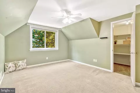 Bedroom - 5405 Rolling Rd, Springfield, VA 22151 photo 8 of 10