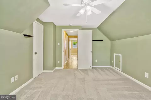 Bedroom - 5405 Rolling Rd, Springfield, VA 22151 photo 5 of 10