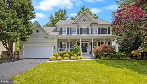 8060 Prichards Ct, Dunn Loring, VA 22027