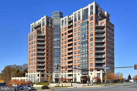 1830 Fountain Dr #1108, Reston, VA 20190