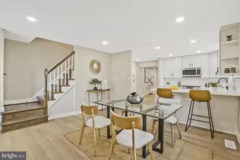 2401 Riverview Ter, Alexandria, VA 22303