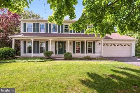4632 Sand Rock Ln, Chantilly, VA 20151