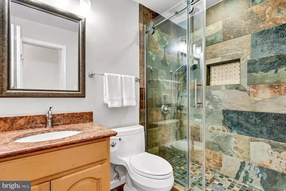 Bath - 13241 Stone Heather Dr, Herndon, VA 20171 photo 8 of 9