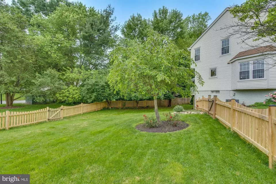 Exterior - 13241 Stone Heather Dr, Herndon, VA 20171 photo 9 of 18
