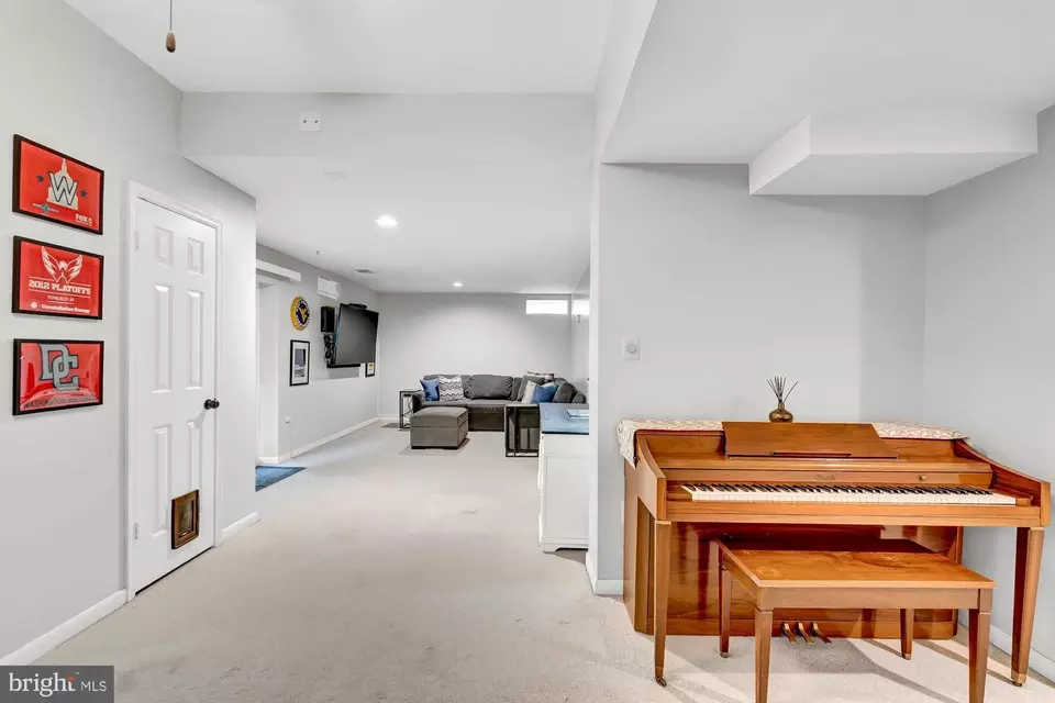 Entry Way - 13241 Stone Heather Dr, Herndon, VA 20171 photo 10 of 11