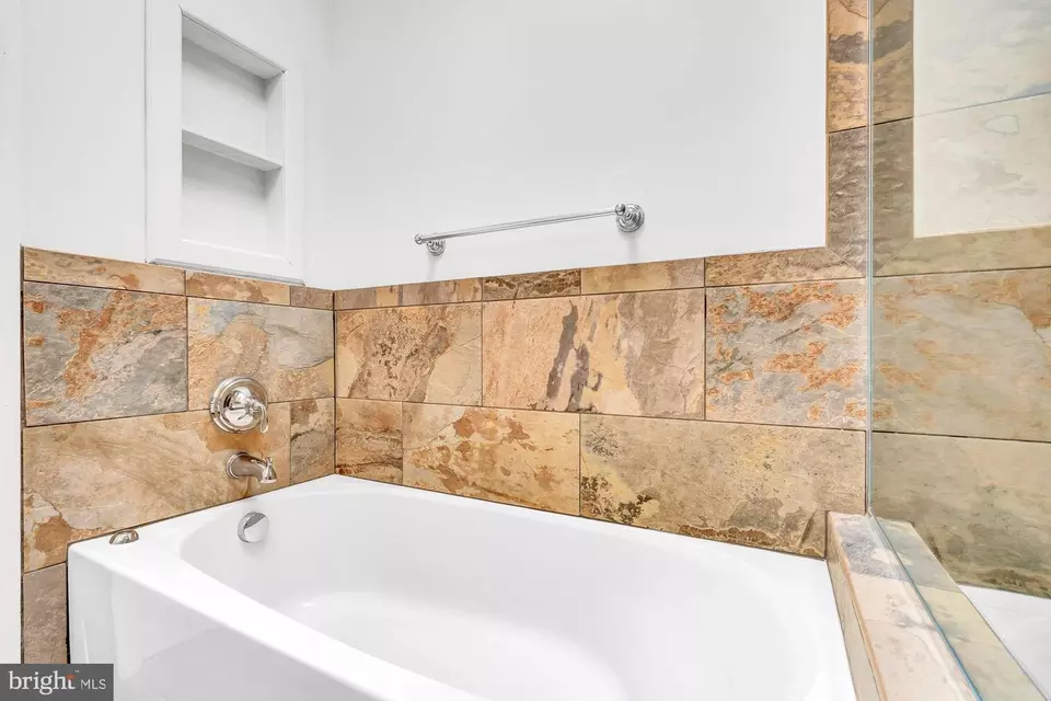 Bath - 13241 Stone Heather Dr, Herndon, VA 20171 photo 6 of 9