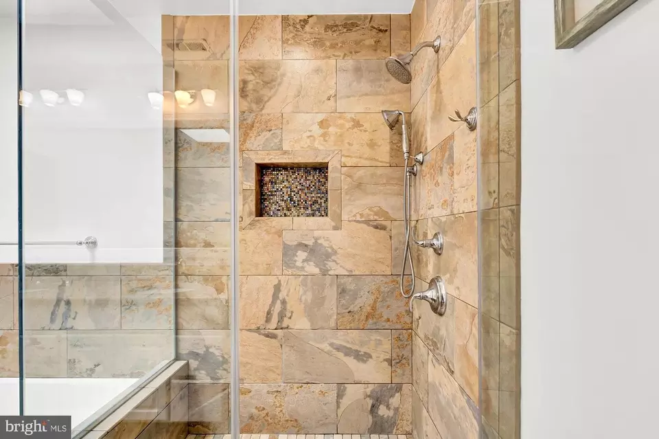 Bath - 13241 Stone Heather Dr, Herndon, VA 20171 photo 4 of 9