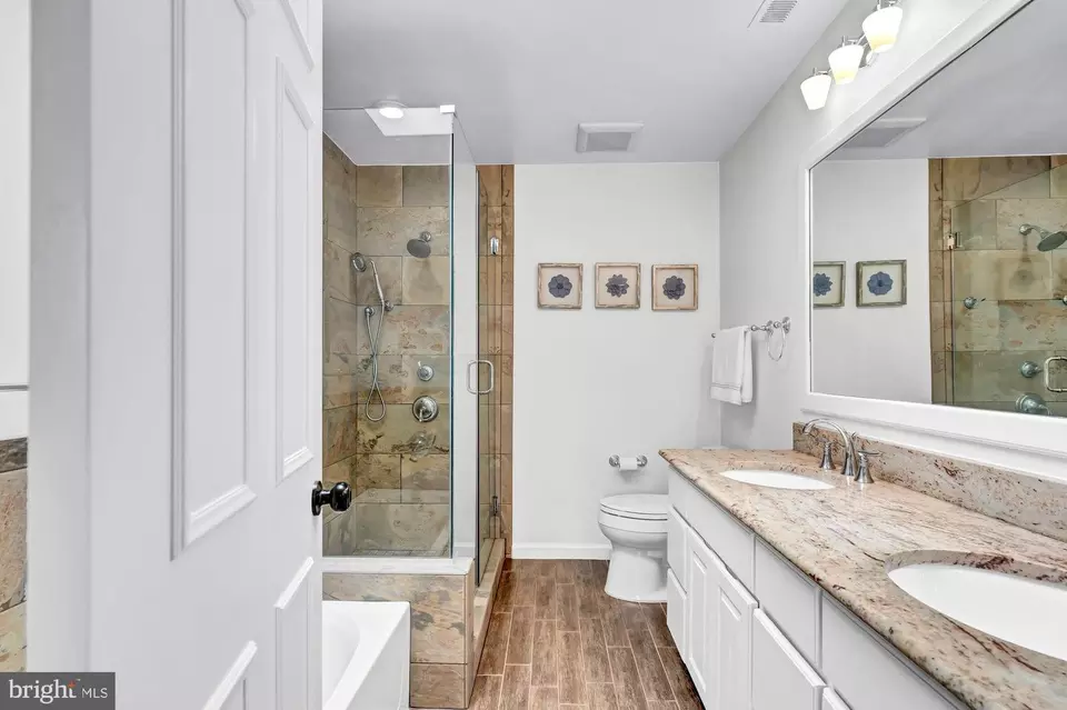Bath - 13241 Stone Heather Dr, Herndon, VA 20171 photo 2 of 9