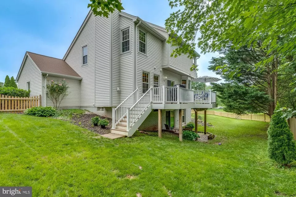 Exterior - 13241 Stone Heather Dr, Herndon, VA 20171 photo 2 of 18