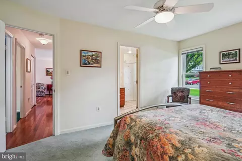 7802 Lowmoor Ct, Springfield, VA 22153 photo 12