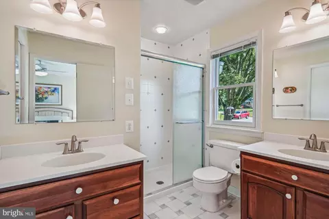 7802 Lowmoor Ct, Springfield, VA 22153 photo 13