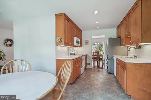 7802 Lowmoor Ct, Springfield, VA 22153 photo 7