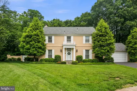 9301 Old Mansion Rd, Alexandria, VA 22309