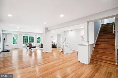 Entry Way - 7919 Falstaff, Mclean, VA 22102 photo 3 of 3