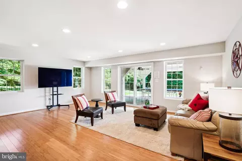 Living - 7919 Falstaff, Mclean, VA 22102 photo 4 of 5