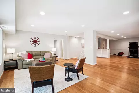 Living - 7919 Falstaff, Mclean, VA 22102 photo 5 of 5