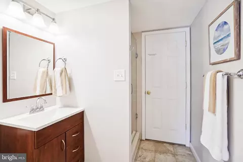 Bath - 7919 Falstaff, Mclean, VA 22102 photo 5 of 5