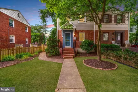 2215 Arlington Ter, Alexandria, VA 22303