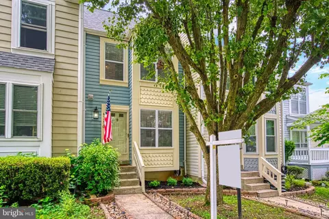 6113 Liverpool Ln, Alexandria, VA 22315