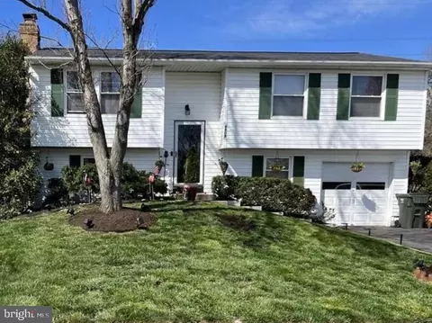 4808 Welford St, Alexandria, VA 22309
