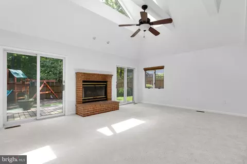 Living - 6801 Brisbane St, Springfield, VA 22152 photo 6 of 6
