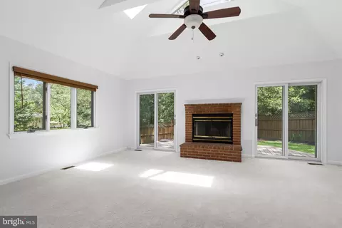 Living - 6801 Brisbane St, Springfield, VA 22152 photo 5 of 6