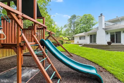 Exterior - 6801 Brisbane St, Springfield, VA 22152 photo 5 of 6