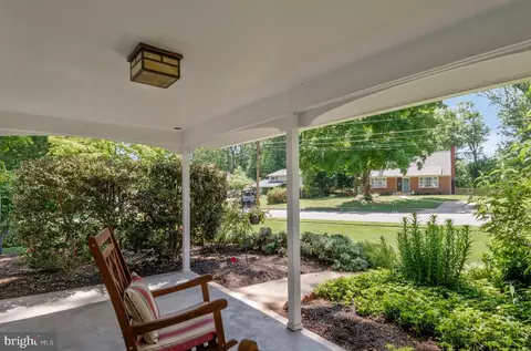 8706 Clydesdale Rd, Springfield, VA 22151 photo 3