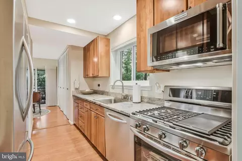 8706 Clydesdale Rd, Springfield, VA 22151 photo 11