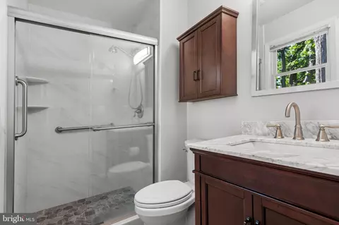 6915 Hadlow Dr, Springfield, VA 22152 photo 20