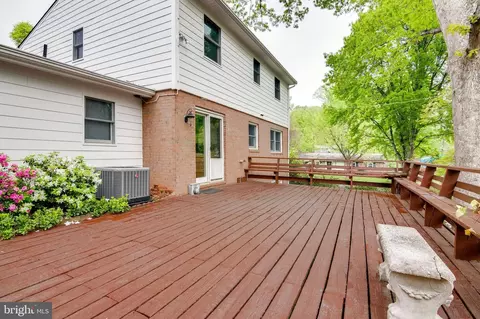 6915 Hadlow Dr, Springfield, VA 22152 photo 15