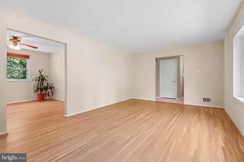 6915 Hadlow Dr, Springfield, VA 22152 photo 6