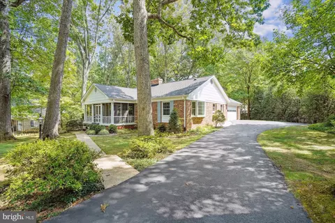 12123 Stirrup Rd, Reston, VA 20191 photo 3