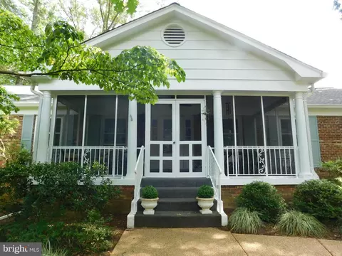 12123 Stirrup Rd, Reston, VA 20191 photo 4