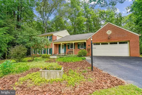 2415 Sweetbay Ln, Reston, VA 20191