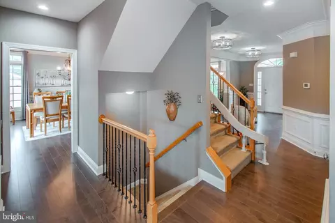 Entry Way - 14049 Eagle Chase Cir, Chantilly, VA 20151 photo 5 of 8