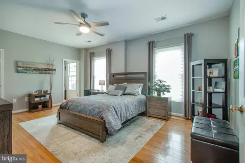 Bedroom - 14049 Eagle Chase Cir, Chantilly, VA 20151 photo 2 of 3