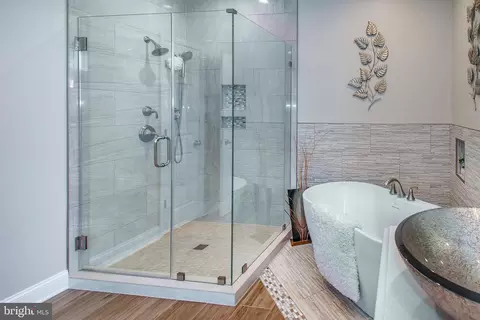 Bath - 14049 Eagle Chase Cir, Chantilly, VA 20151 photo 2 of 4