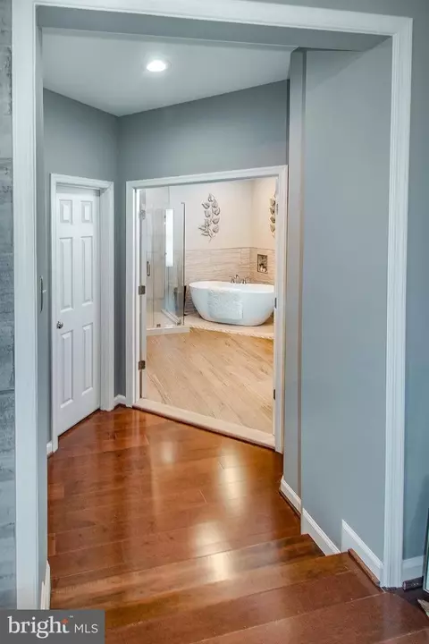 Entry Way - 14049 Eagle Chase Cir, Chantilly, VA 20151 photo 4 of 8