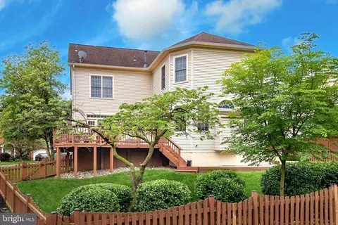 Exterior - 14049 Eagle Chase Cir, Chantilly, VA 20151 photo 8 of 8