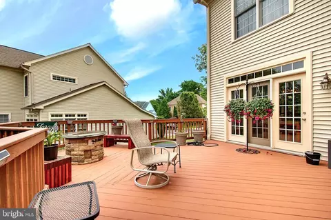 Exterior - 14049 Eagle Chase Cir, Chantilly, VA 20151 photo 3 of 8