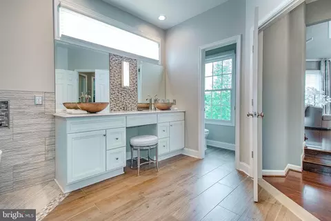 Entry Way - 14049 Eagle Chase Cir, Chantilly, VA 20151 photo 3 of 8
