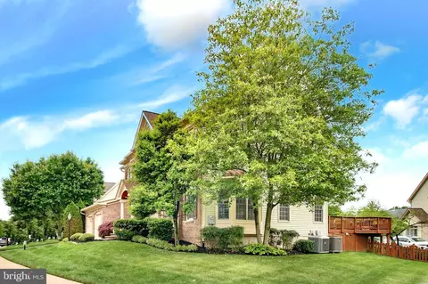 Exterior - 14049 Eagle Chase Cir, Chantilly, VA 20151 photo 6 of 8