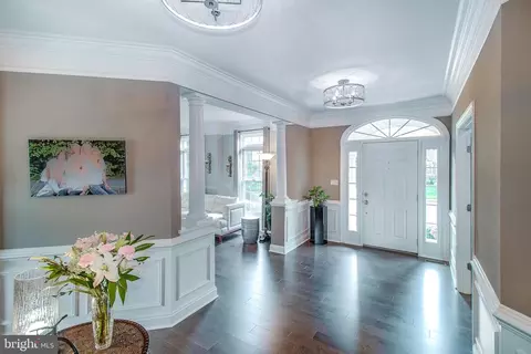 Entry Way - 14049 Eagle Chase Cir, Chantilly, VA 20151 photo 2 of 8
