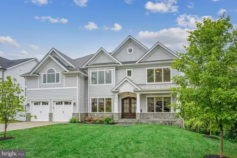 6815 Wise St, Mclean, VA 22101