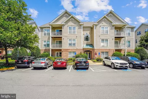 6525 Grange Ln #401, Alexandria, VA 22315
